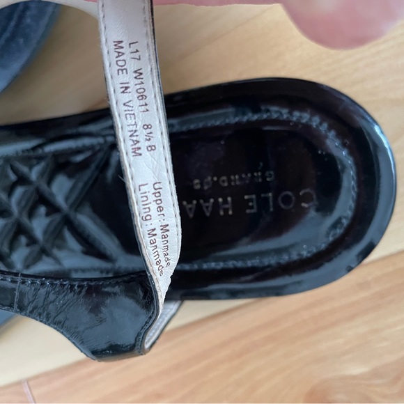 Cole Haan black patent sandals. Size 8.5 - Picture 5 of 5